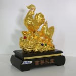 g008a gia dinh ga cat tuong tam bao 1 150x150 Gia đình gà trên tảng đá vàng G008A